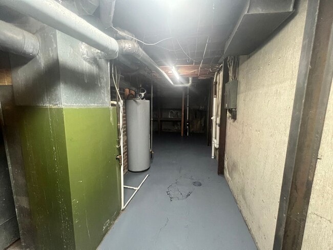 Foto del edificio - 4 Bedroom 1 bathroom with basement located east Wichita