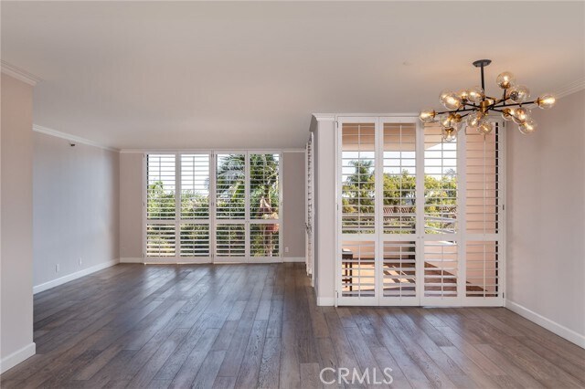 Foto del edificio - 345 Pioneer Dr