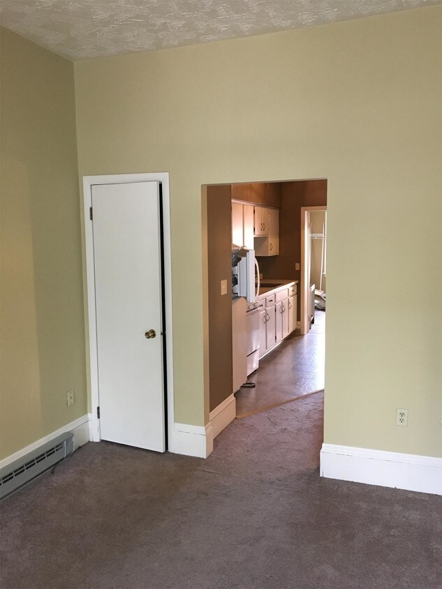 514 Allegheny St Unit 1, Hollidaysburg, PA 16648 Room for Rent in Hollidaysburg, PA