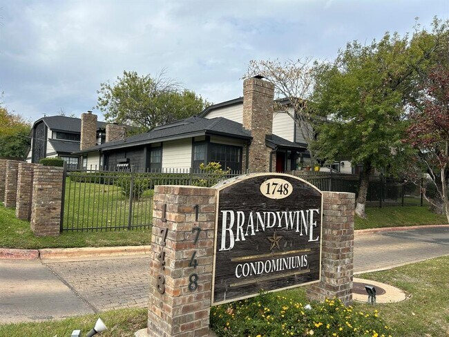 Foto del edificio - 1748 Ohlen Rd