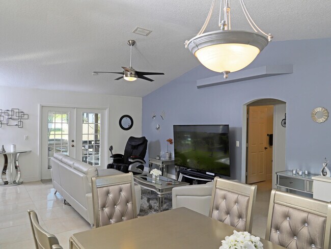 Foto del edificio - 1614 SW Cefalu Cir