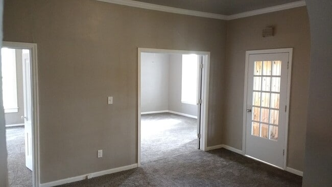 Building Photo - 901 1st St N