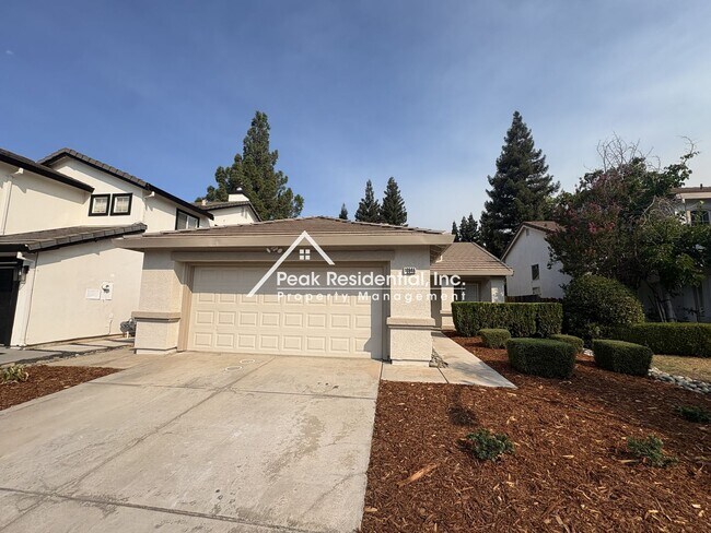 Foto del edificio - A Newer 3bd/2ba Rancho Cordova Home with 2 Car Garage
