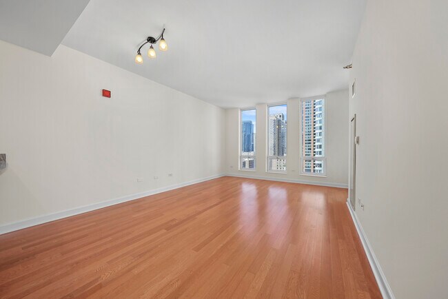 Building Photo - 1250 S Michigan Ave