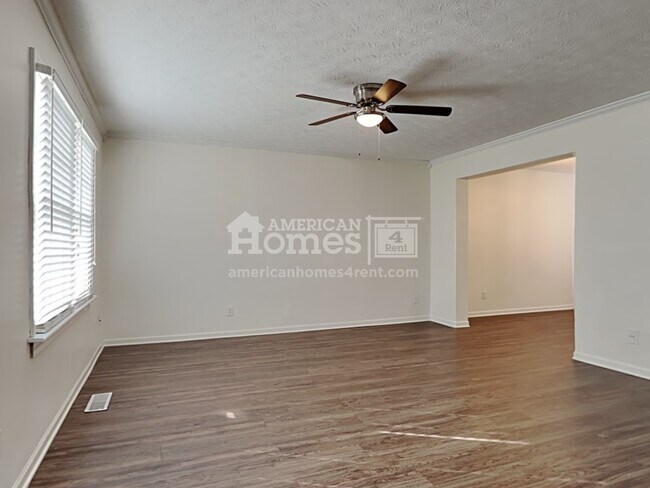 Building Photo - 205 Brookside Drive