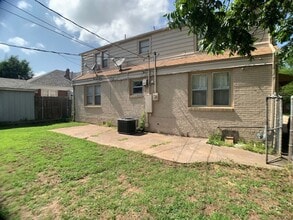 Building Photo - 2128 NW 25th St