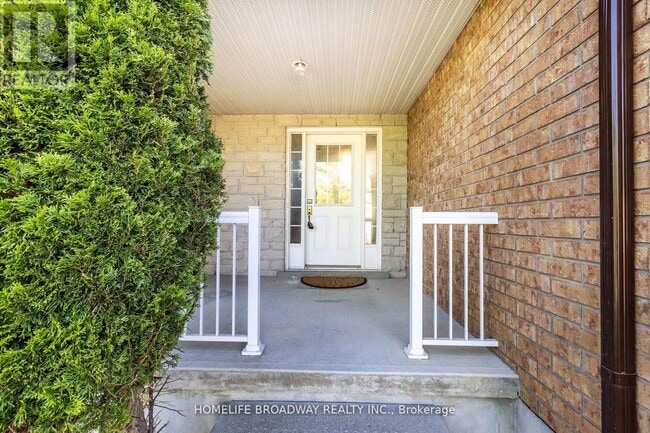 Building Photo - 752 Paris Blvd