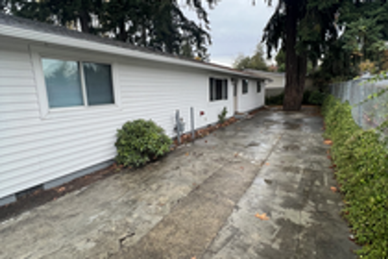 Primary Photo - 5bd/2ba House in Tacoma