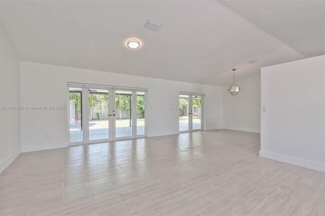Foto del edificio - 15250 SW 154th Ave