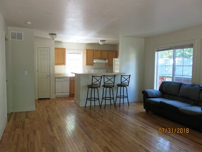 Building Photo - 2115 Jackson St