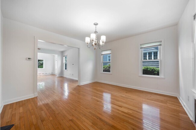 Building Photo - 85 Barrows Ave
