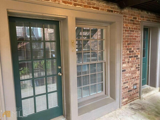 Building Photo - 3091 Colonial Way