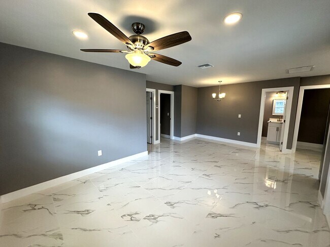 Building Photo - PIKUS Stanton (1285 S Alhambra Cir)