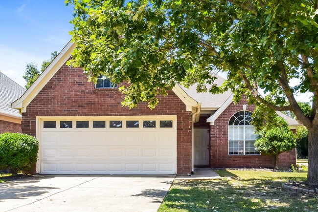 Building Photo - 8207 Cross Point Dr