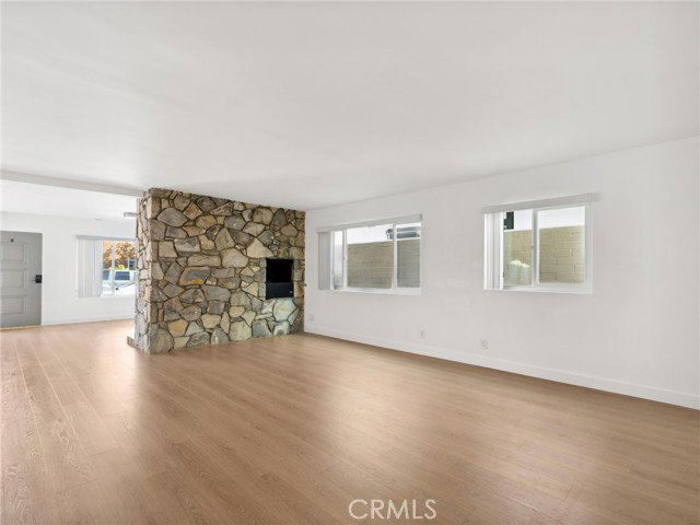Building Photo - 2133 Miramar Dr