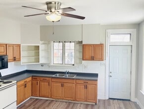 Building Photo - 415 Peffer St