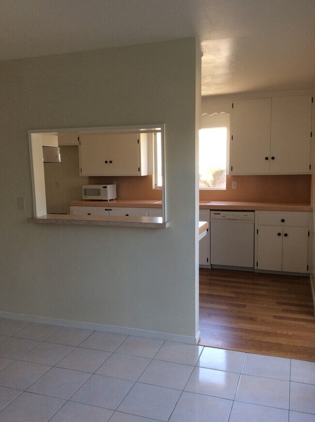 Foto del edificio - AUGUST 2026 SDSU AREA HOME - 4 bedrooms / 3 bath - With Big yard on Canyon!