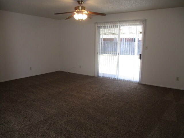 Foto del edificio - SW Visalia Home coming soon!!