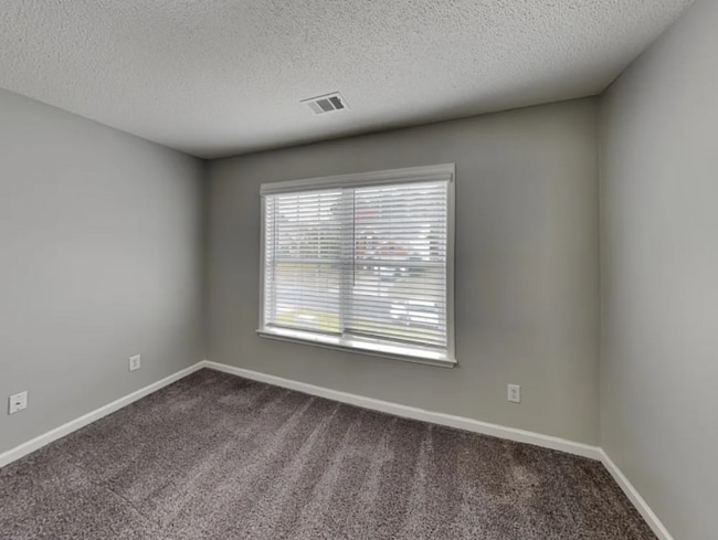 Building Photo - 3015 Donamire Ave NW