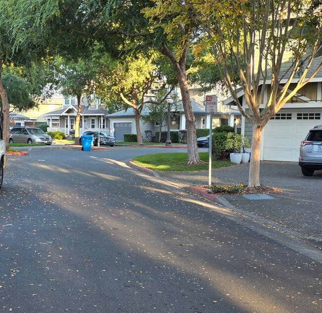 Foto del edificio - 426 Matteri Cir