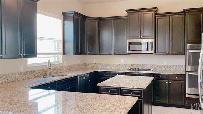 Building Photo - 8711 Waterside Ct