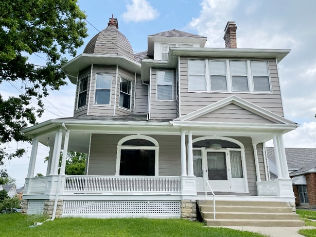 Building Photo - 4340 Ashland Ave