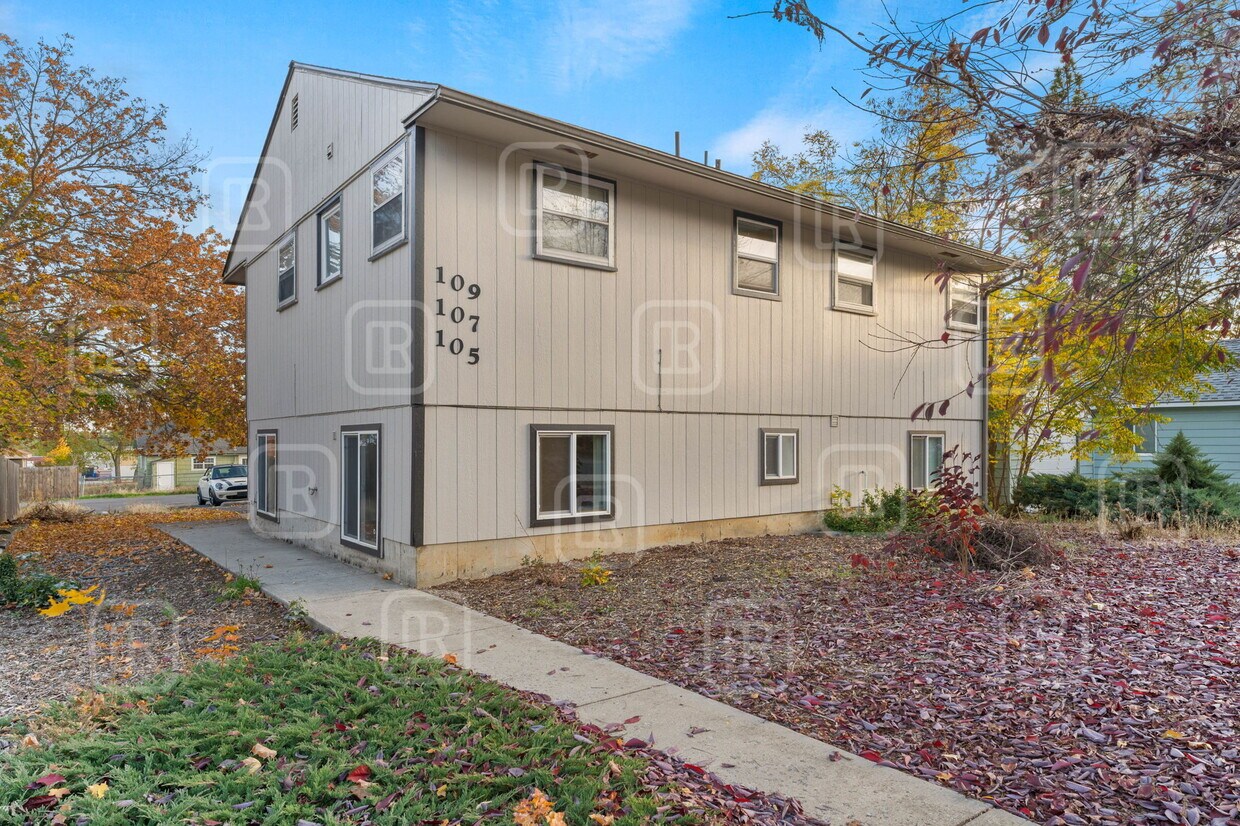 Primary Photo - 107 W 3rd St