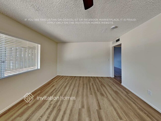 Foto del edificio - 3240 W Cholla St