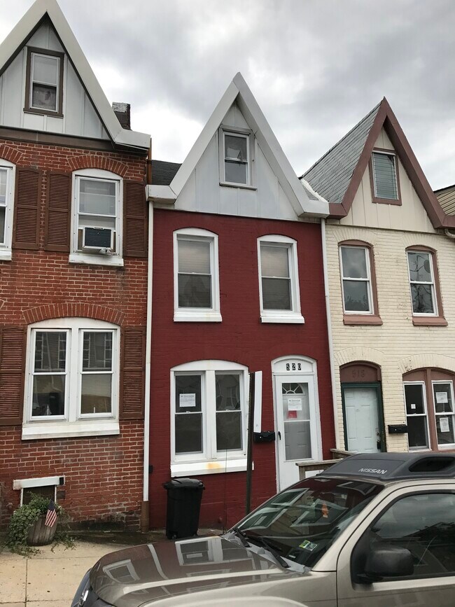 Building Photo - 520 S 14th St