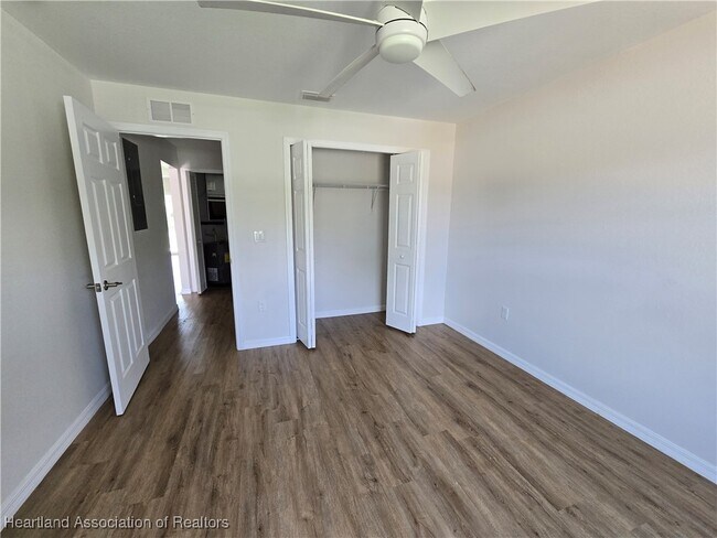 Foto del edificio - 6952 San Benito Dr