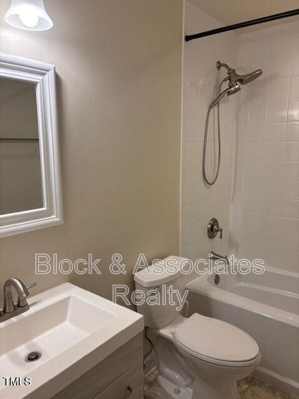 Building Photo - 1112 Boxcar Way