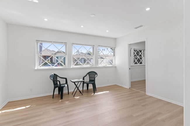 Foto del edificio - 237 Belmont Ave