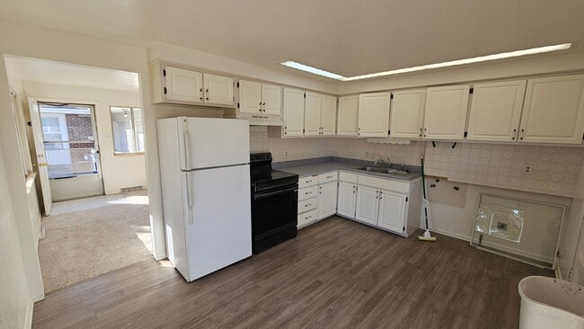 Building Photo - Multi Family Ranch Home in Westminster