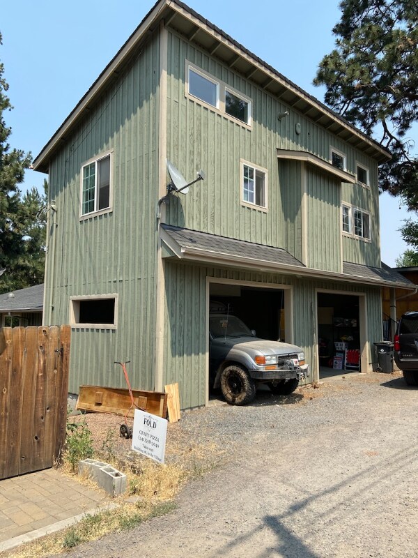 Primary Photo - 1411 NW Newport Ave
