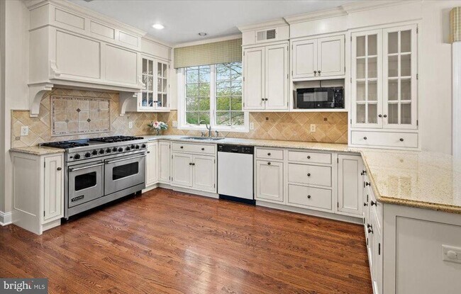 Foto del edificio - 12 Windermere Way