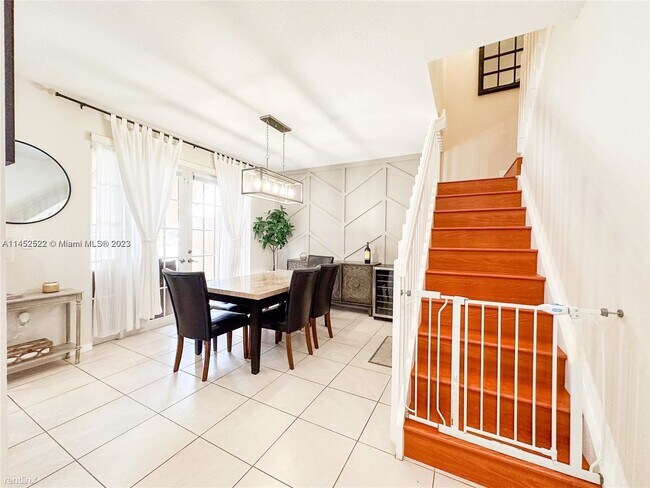 Foto del edificio - 3 br, 2.5 bath Townhome - 130 Riverwalk Ci...