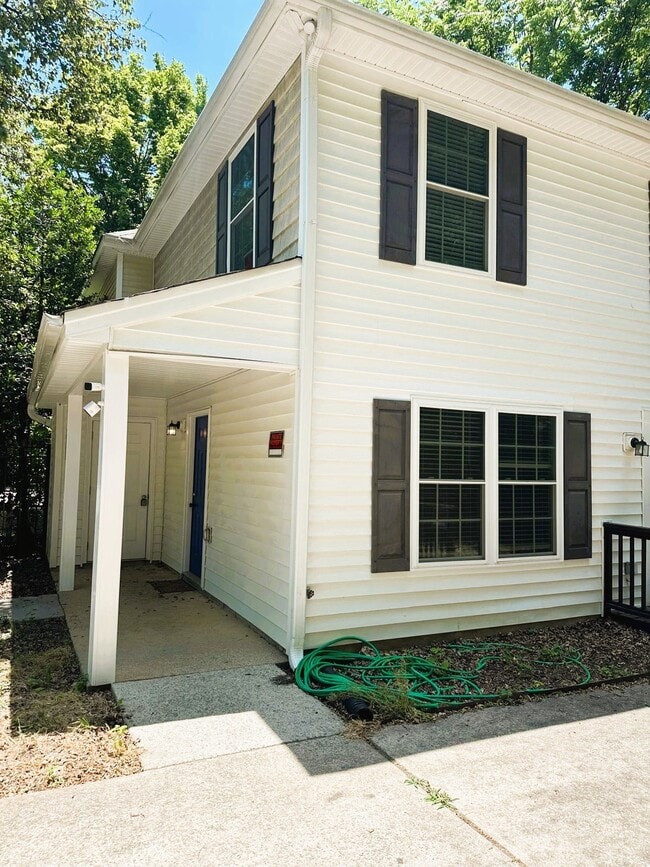 Building Photo - 220 Bladen St
