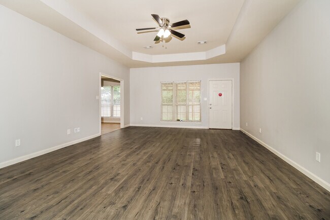 Building Photo - 3-Bedroom Brick Home in Meadow Creek