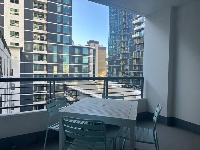 Foto del edificio - 425 W Beech St