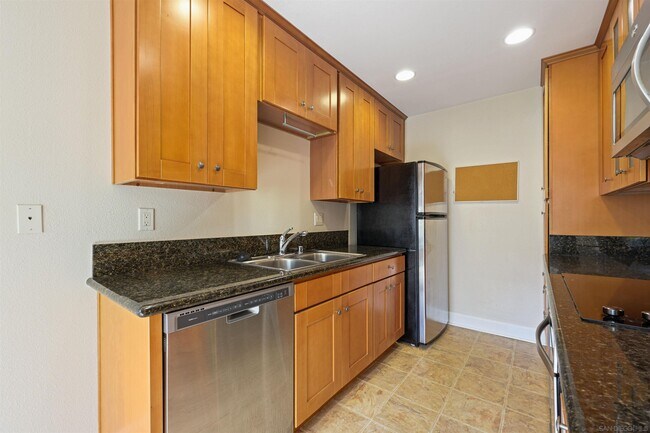Foto del edificio - 8515 Villa La Jolla Dr