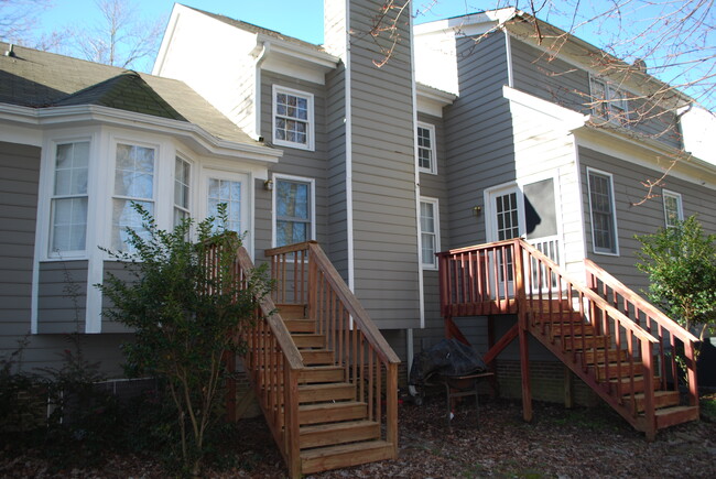 Building Photo - 632 Penncross Dr