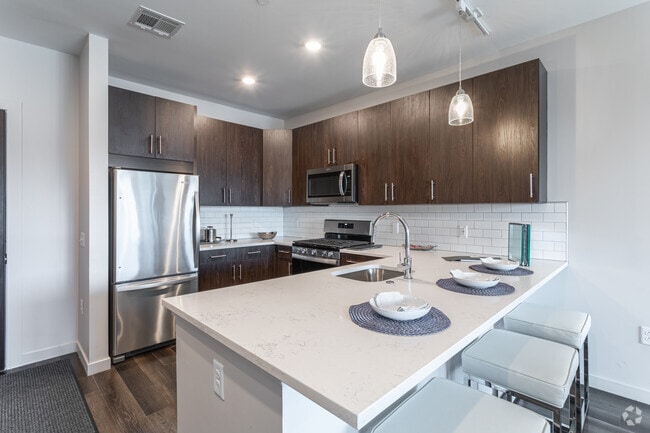 2 BR, 2 BA - Kitchen - 2000 Pennsylvania Avenue, LLC