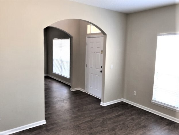 Foto del edificio - 1920 Silver Hawk Drive