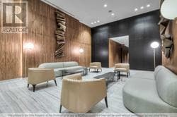 Photo principale - 5409-5408 EGLINTON Ave
