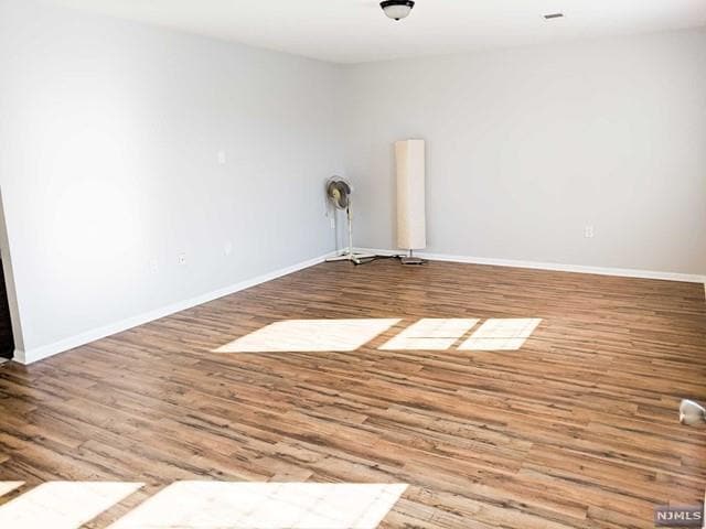 Family Room - 10 Elm Ct