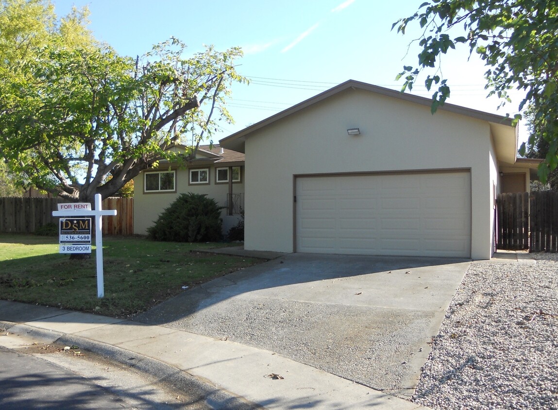 Foto principal - Huge Backyard in Folsom!