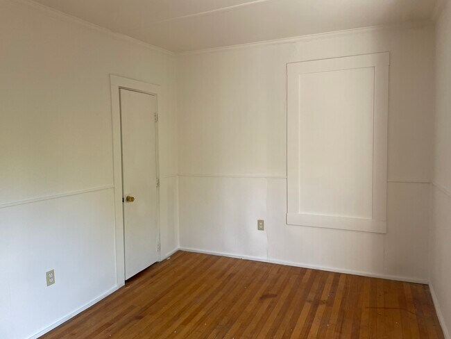 Bedroom 2 - 60 Cliff St