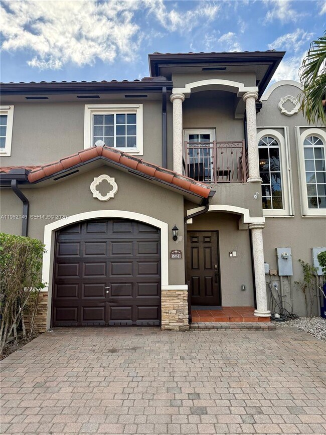 Foto del edificio - 16811 NW 14th Ave