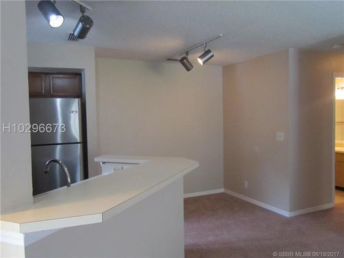 Building Photo - 3460 Pinewalk Dr N