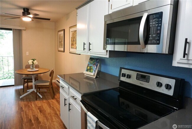 Foto del edificio - Remodeled 1 Bedroom Condo - Easy Hwy 18 Access